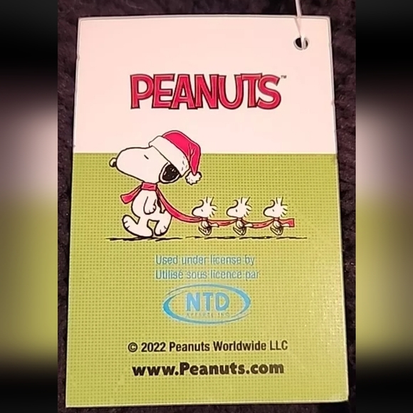 Peanuts Snoopy In Santa Hat Festive Christmas Sherpa Black Sweater Sz XL - Picture 3 of 5